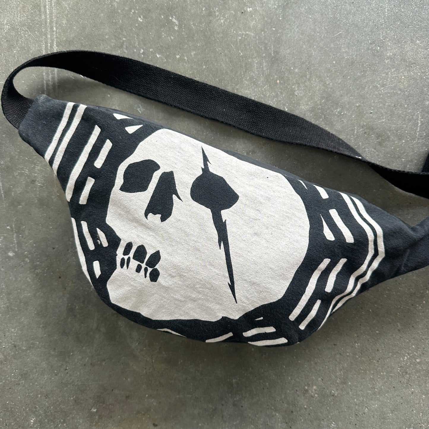 The Cross Body Bag - Capita Skull