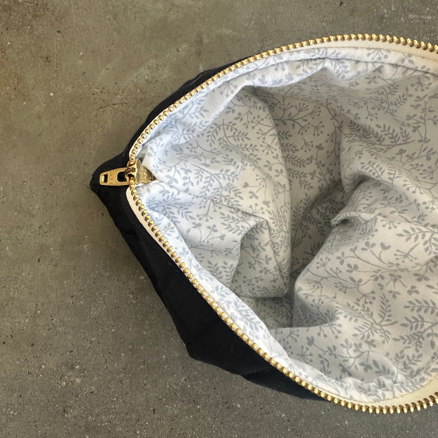 Navy Puffer Pouch - Small