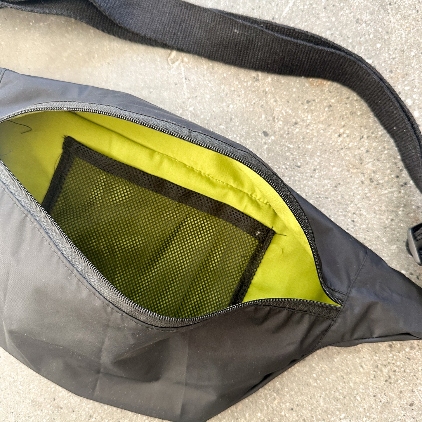 The Cross Body Bag - Helly Hansen Reworked (Waterproof)