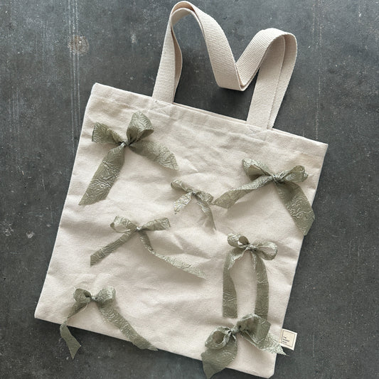 The Bow Tote