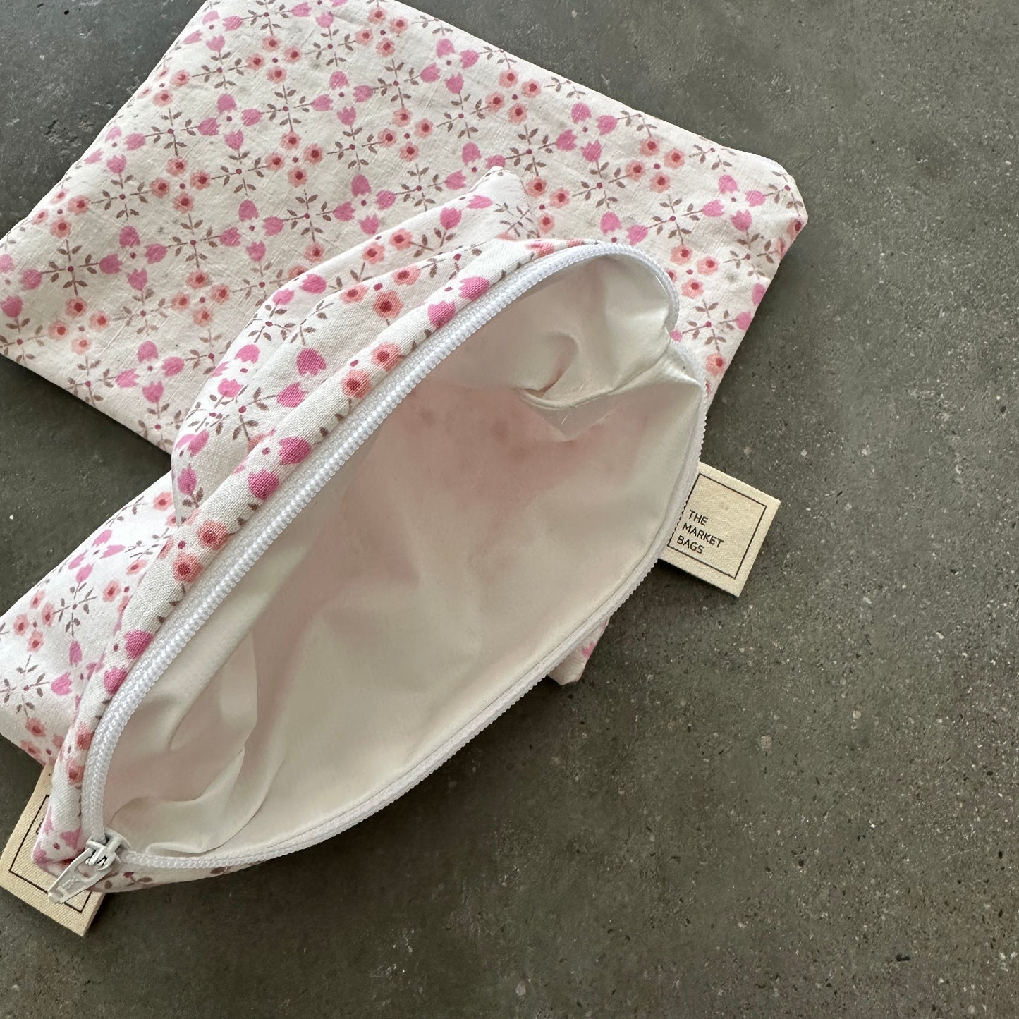 Water Resistant Snack Bag - Pink Petals